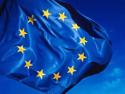 bandiera europea che sventola